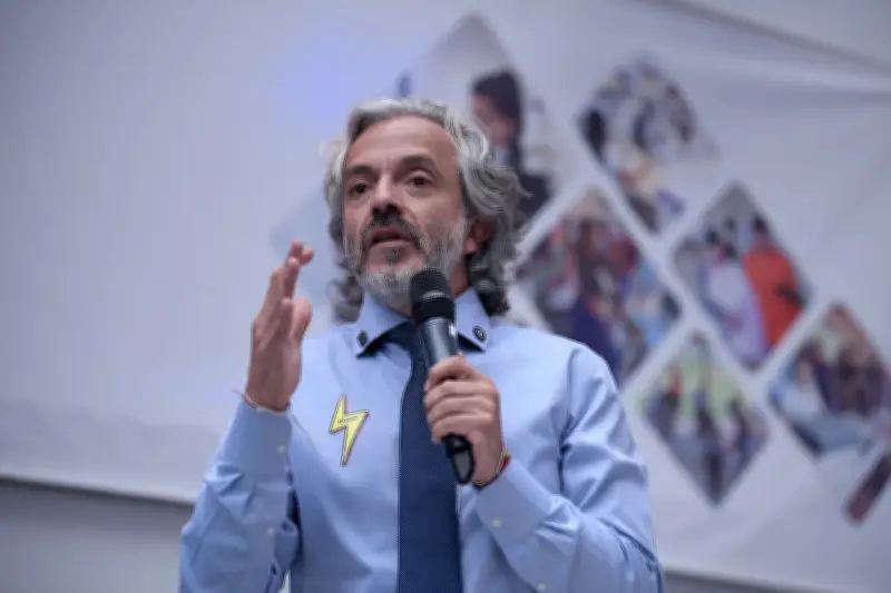 Juan Daniel Oviedo presenta su comité 'Con toda por Colombia' y detalla sus propuestas para las elecciones