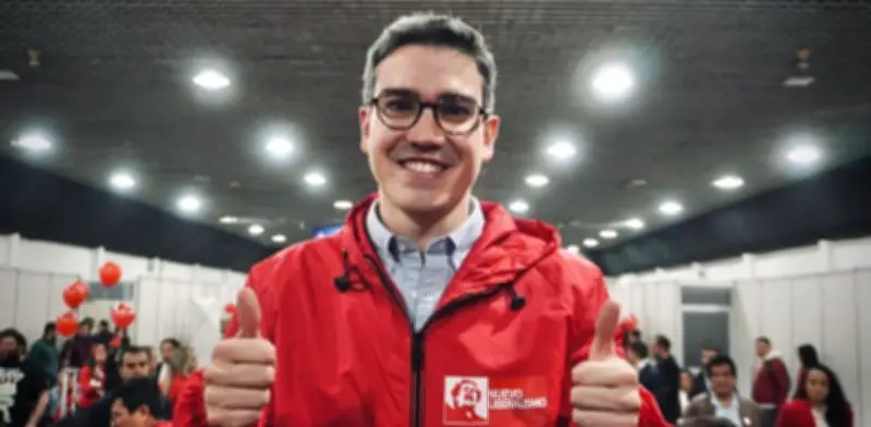 Juan David Aristizábal propone autonomía fiscal, educativa y de seguridad para Bogotá