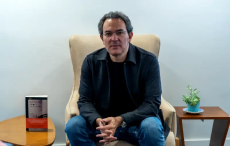 Juan Gabriel Vásquez presenta su nueva obra literaria en Bogotá este miércoles