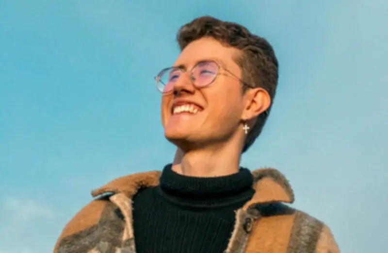 Juan Mantilla estrena 'Confesiones', canción que marca nueva etapa artística hacia su álbum 'Ilusiones'