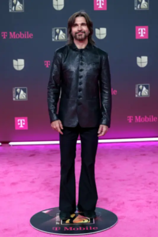 Juanes recibe Premio a la Trayectoria en Premios Lo Nuestro 2026 con emotivo discurso