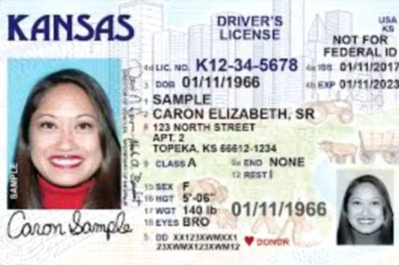 Kansas propone licencias de conducción diferenciadas para identificar no ciudadanos