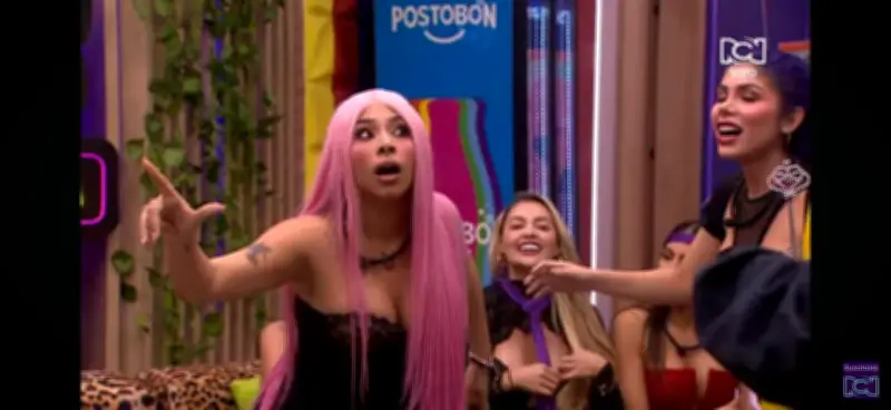 Karola ingresa a La Casa de los Famosos y genera tensión inmediata con Valentino