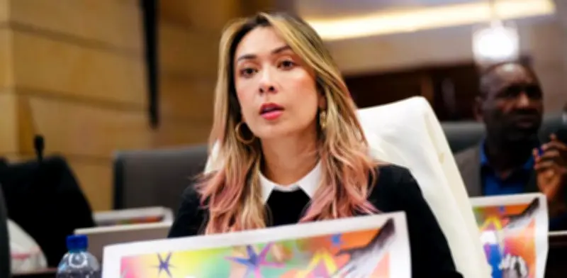 Katherine Miranda denuncia nepotismo: familia del ministro de Salud suma $3.000 millones en contratos