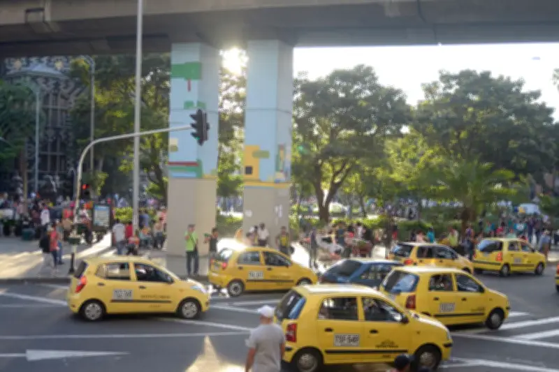 La crisis del taxi en Colombia: ventas caen a mínimos históricos por competencia digital