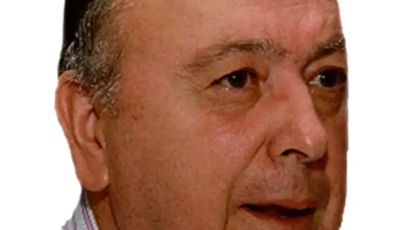 La Distinción Entre Líderes y Jefes: Un Llamado a la Transformación Política