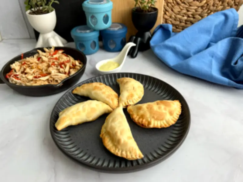 La Historia y Receta de las Empanadas: Un Viaje Gastronómico desde España a Colombia
