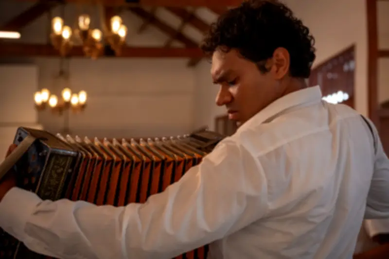 La leyenda de Francisco El Hombre cobra vida en serie de Telecafé sobre el duelo musical con el diablo