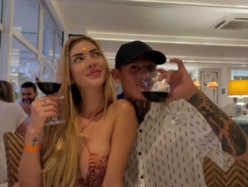 La Liendra y Dani Duke llegan un día antes a la boda de Jhonny Rivera en confusión viral