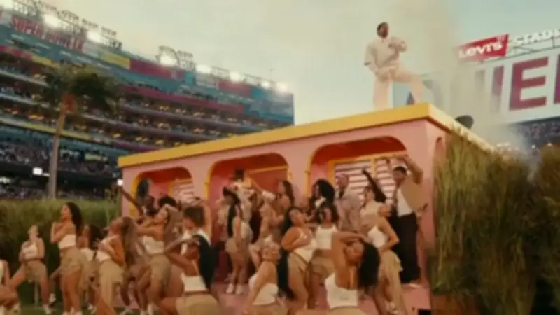 Lady Gaga, Ricky Martin y más estrellas sorprenden en el espectáculo del Super Bowl