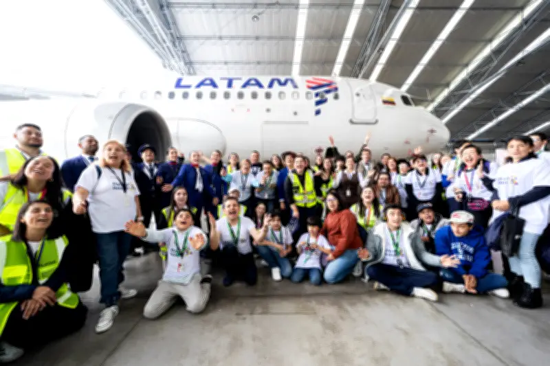 Latam Airlines lidera inclusión en aviación con primera práctica de embarque para personas TEA en Colombia