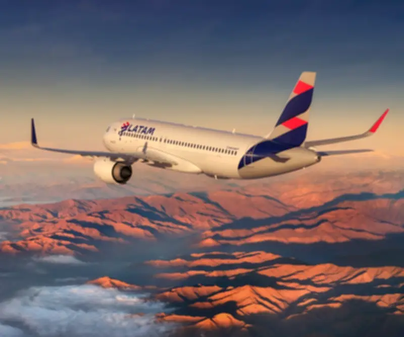 Latam cancela vuelo Bogotá-Medellín por pasajera en estado de embriaguez y activa protocolos