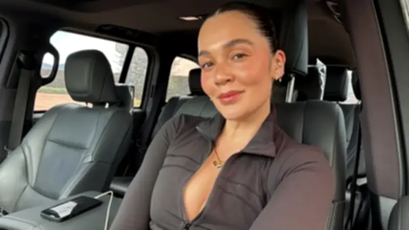 Lina Tejeiro genera especulaciones tras publicar foto con misterioso acompañante