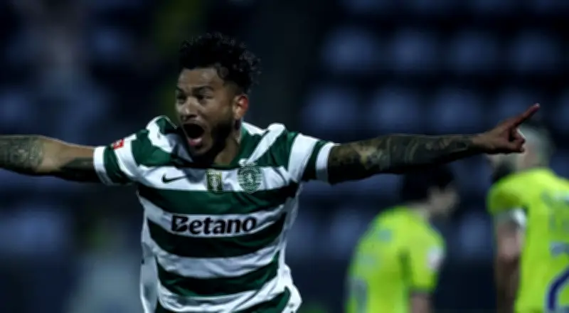 Liverpool y Newcastle interesados en fichar al colombiano Luis Javier Suárez