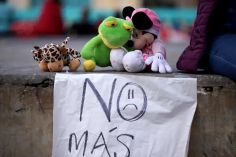 Maestra de preescolar detenida por dar laxantes disfrazados de dulces a niños en Estados Unidos