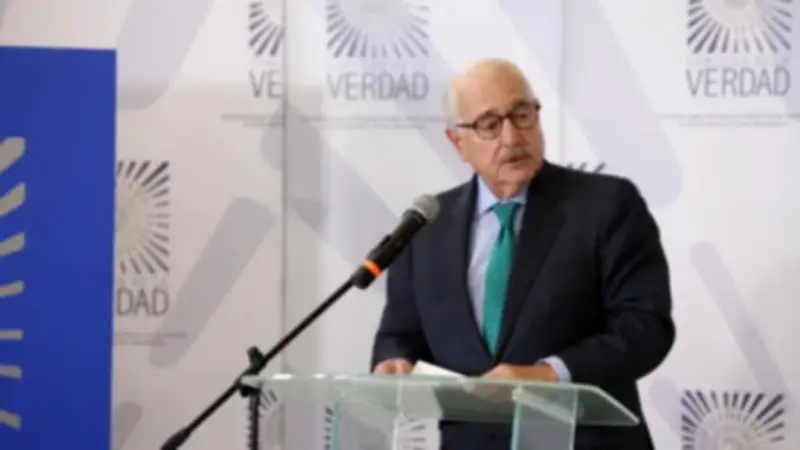 Manifiesto de mujeres exige explicaciones a Pastrana por archivos Epstein