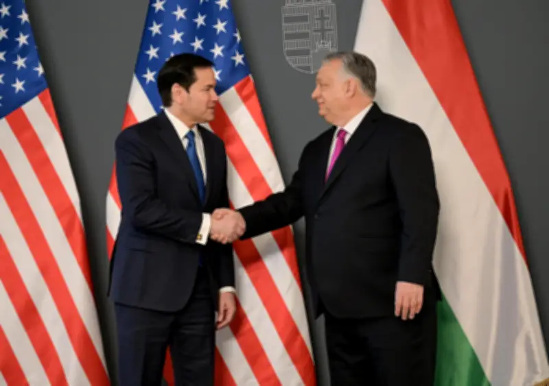 Marco Rubio respalda a Viktor Orbán en Budapest antes de cruciales elecciones húngaras