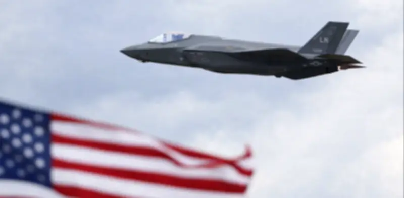 Marina de EE.UU. evalúa avión de combate con diseño de murciélago para reemplazar F/A-18