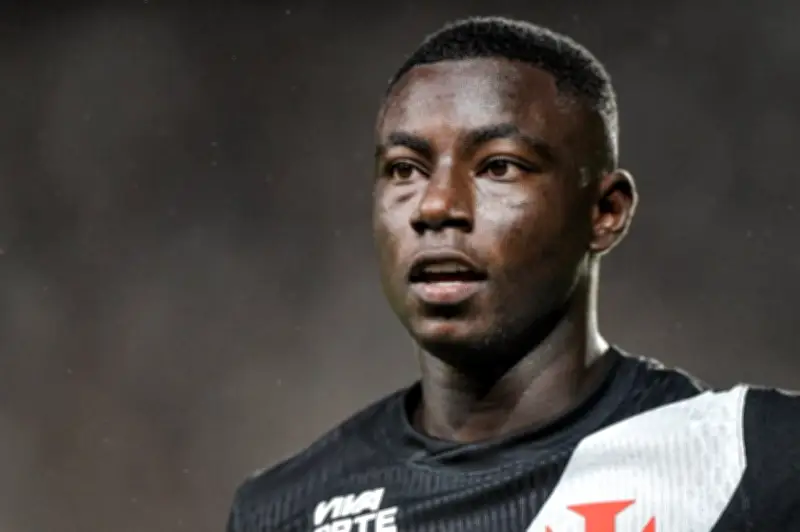 Marino Hinestroza enfrenta críticas en Vasco da Gama tras inicio discreto en Brasil