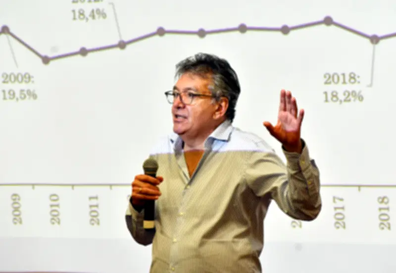 Mauricio Cárdenas defiende aumento salarial del 23% tras suspensión del Consejo de Estado