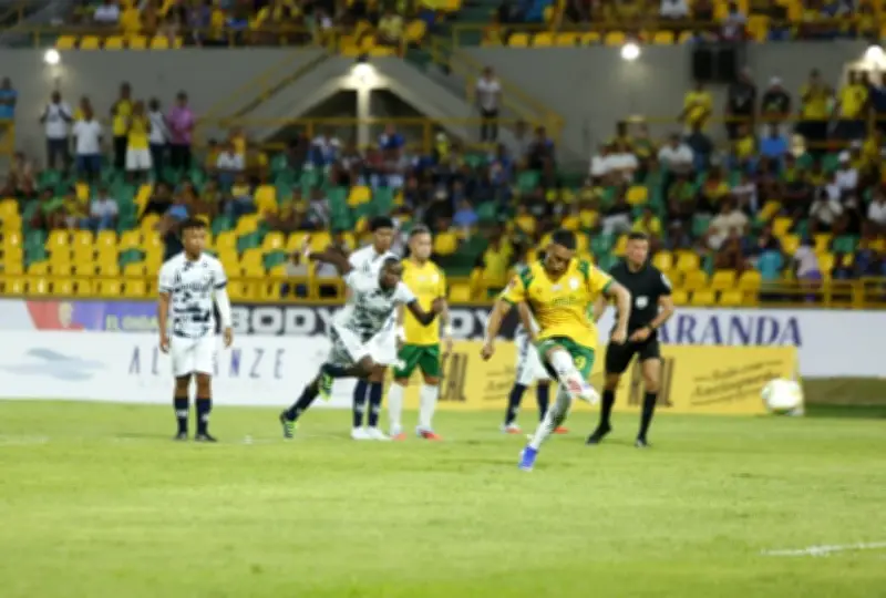 Mauro Manotas brilla con cuatro goles en victoria del Real Cartagena sobre Atlético de Cali