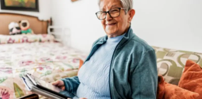 Mayores de 60 años: 5 ayudas clave del Gobierno en subsidios, transporte y beneficios económicos