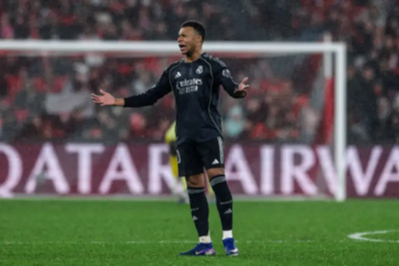 Mbappé en duda para el Real Madrid-Benfica por molestias en la rodilla izquierda