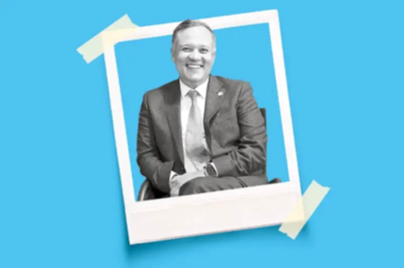 Médico y escritor: Manuel Camacho fusiona medicina e historia en su novela sobre Cartagena