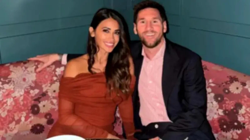 Messi sorprende con un oso gigante: el romántico regalo de San Valentín para Antonela