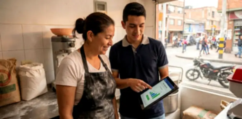 Microcrédito en Colombia: motor de crecimiento con desembolsos récord de $17,8 billones