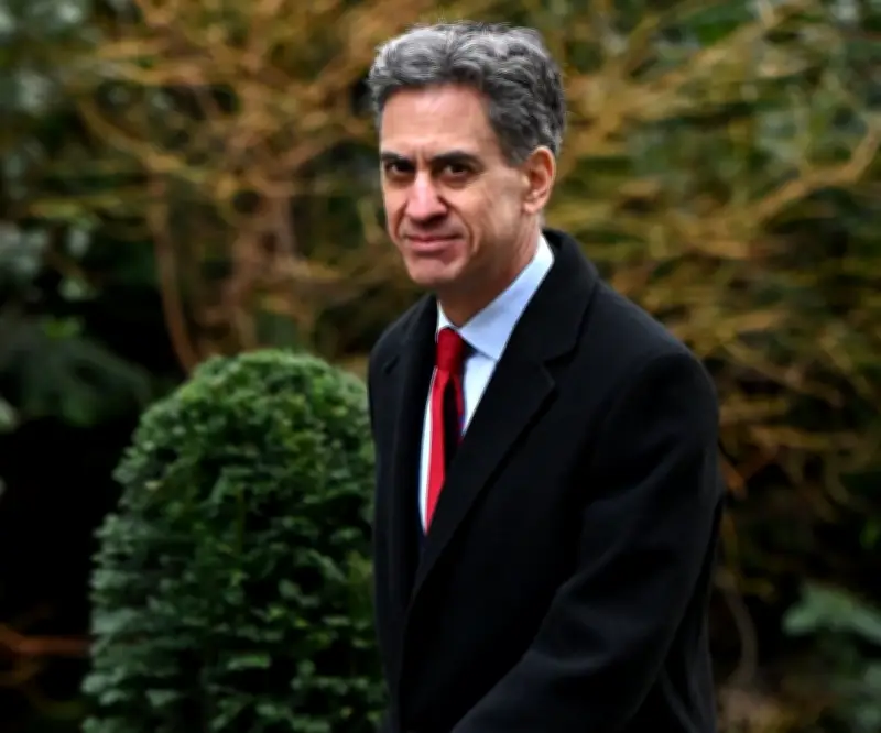 Miliband defiende acuerdo climático con California pese a críticas de Trump y Reform UK