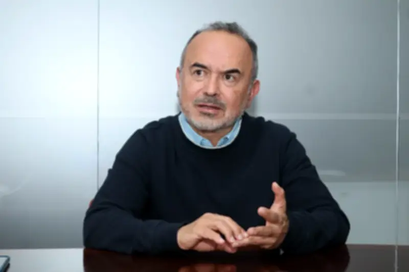 Ministro Cuervo afirma que extradición con EE.UU. seguirá firme mientras Gobierno evalúa cambios en política de drogas