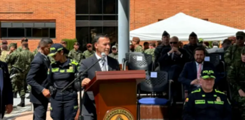 Ministro de Defensa aborda denuncia de Petro sobre intento de asesinato en helicóptero