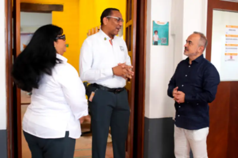 Ministro de Justicia visita Cartagena y destaca Consultorio Púrpura y Casa de Justicia
