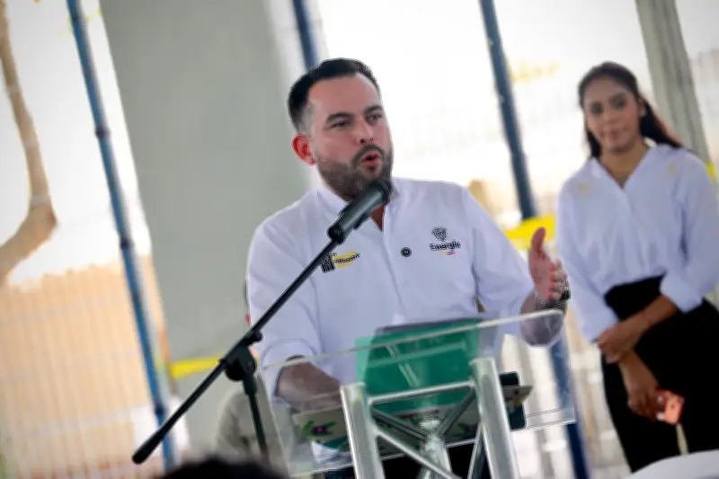 Ministro de Minas propone arbitraje para destrabar huelga en la ESSA de Santander