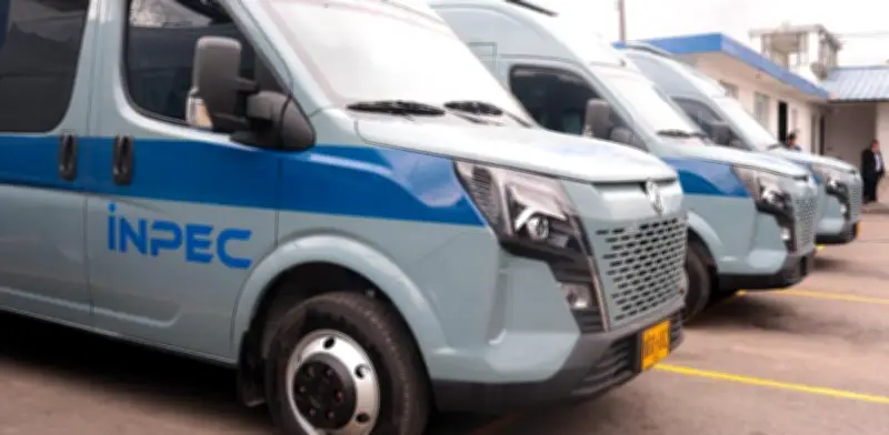 Minjusticia entrega 5 vehículos blindados al INPEC para reforzar seguridad en cárceles