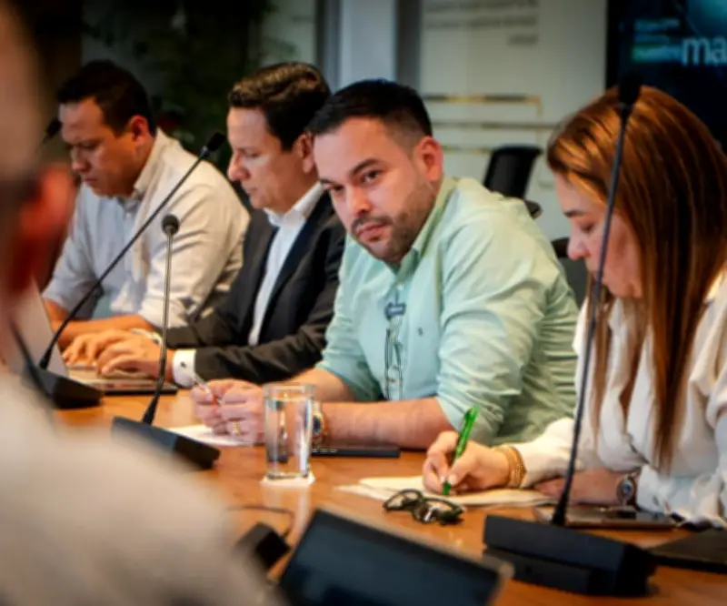 MinMinas pide a generadoras bajar precios de energía por altos niveles en embalses