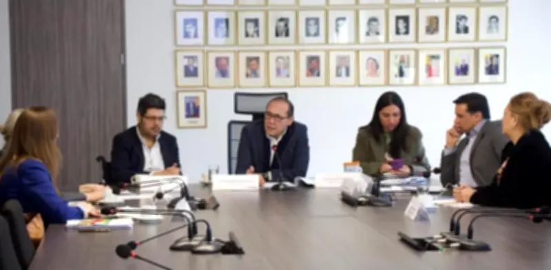 Misión de la OCDE evalúa avances laborales y pensionales del Gobierno Petro en Colombia