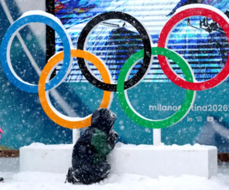 Misterio de medallas rotas en Olímpicos de Invierno desconcierta a organizadores de Milán-Cortina