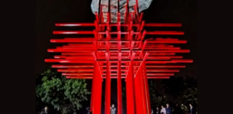 Monumento 'Umbral' en Bogotá rinde homenaje al personal de salud fallecido durante la pandemia