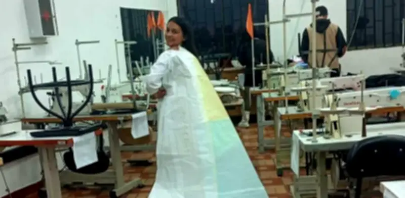 Mujeres trans y Policía se reconcilian a través de proyecto de moda circular en Bogotá