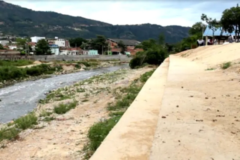 Muro de contención en Girón genera nuevo foco de inseguridad por venta de drogas