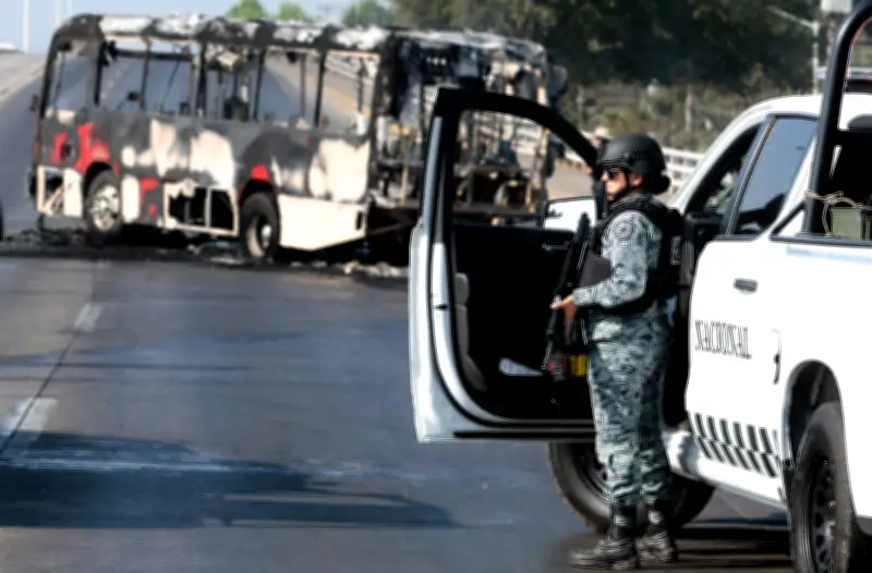 México enfrenta ola de violencia tras muerte de 'El Mencho', similar a la experiencia colombiana