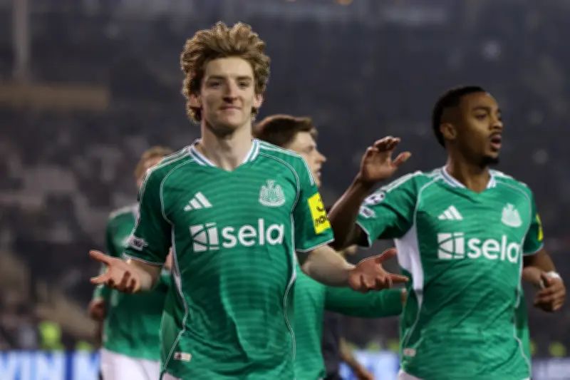 Newcastle United aplasta al Qarabag con goleada histórica en fase de Play-Offs