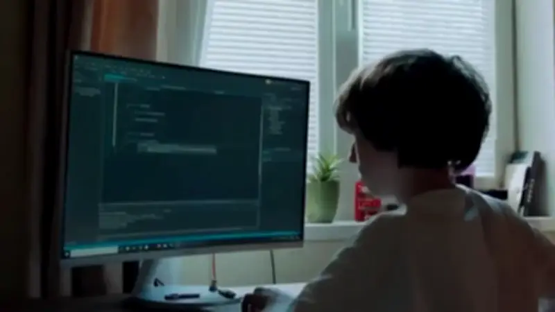 Niños colombianos pasan más de 9 horas diarias frente a pantallas: alerta por desarrollo neurológico