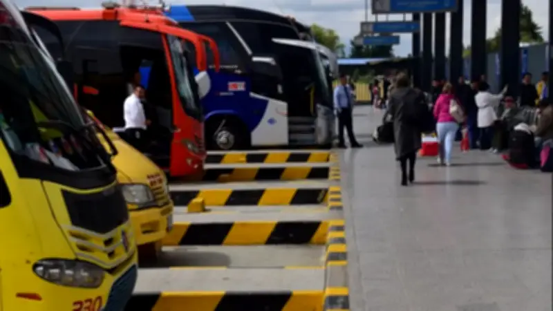 Nueva ley exigiría protocolos obligatorios contra fatiga para conductores intermunicipales