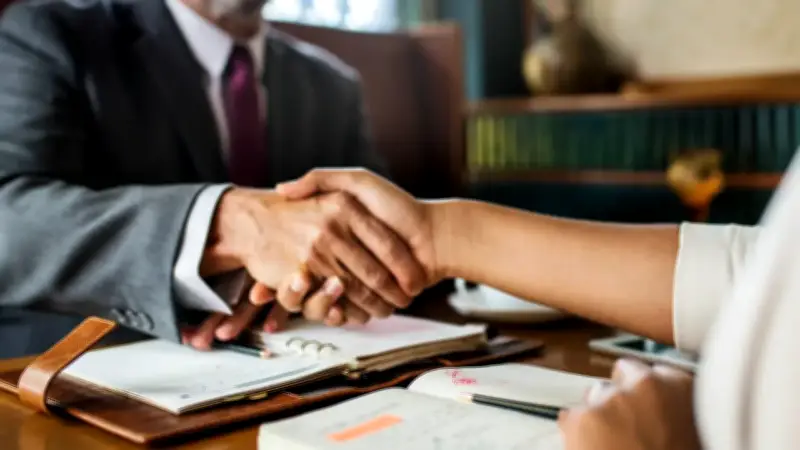 Nuevas tarifas de abogados en Colombia para 2026: ¿Cuánto cuesta cada trámite legal?