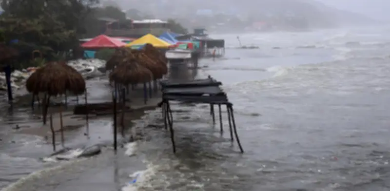 Nuevo frente frío activa alertas en Colombia por intensas lluvias y oleaje peligroso