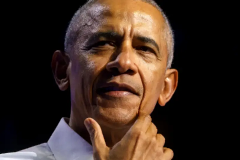 Obama critica el 'espectáculo de payasos' en redes tras video racista de Trump