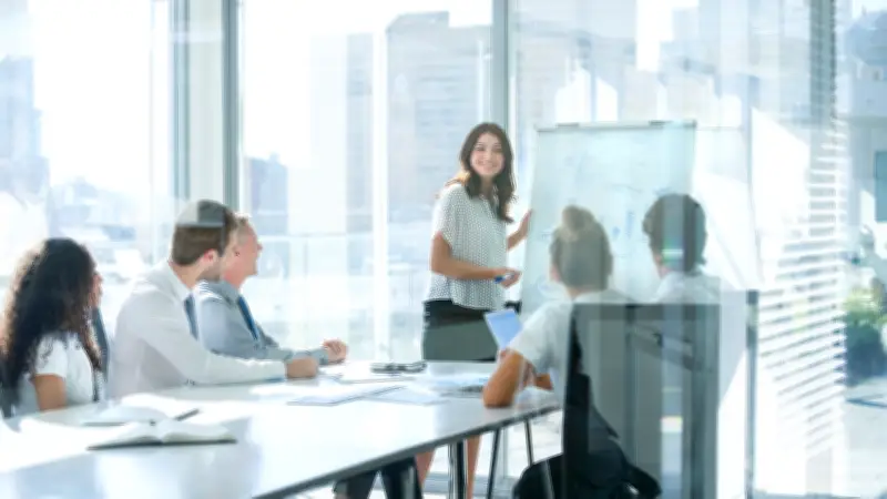 Oportunidades laborales con salarios competitivos: vacantes activas en Colombia